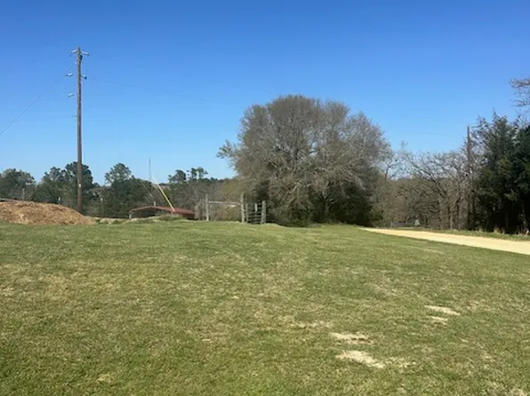 4 Lakeview Dr, Normangee, TX 77871