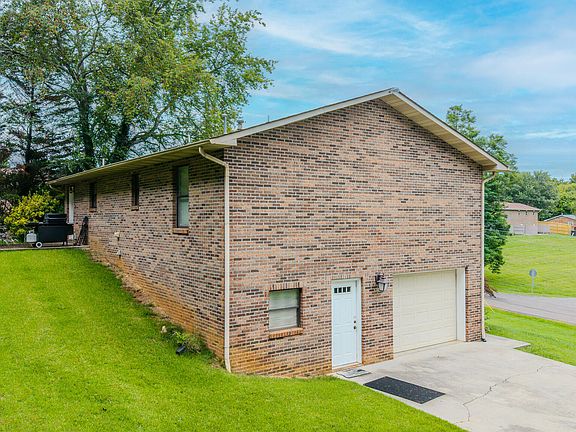 2nd image of 294 Cherokee Trl