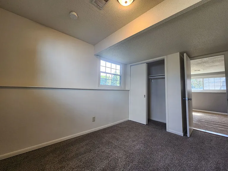 2800 W McClellan St — Photo 9