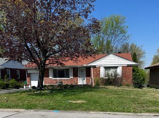 1233 Waldorf Dr, Saint Louis, MO 63137