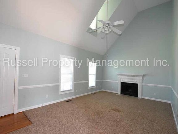 3rd image of 827 Brickyard Ct