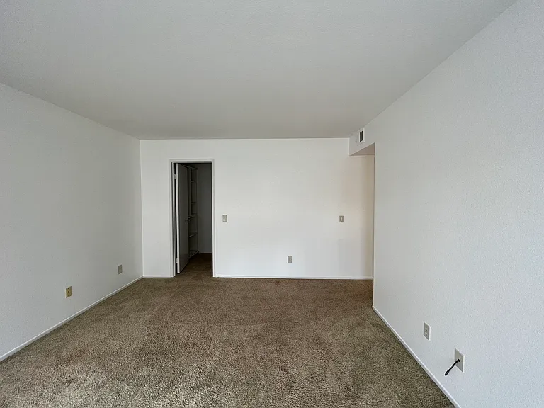 1367 Serena Cir — Photo 7