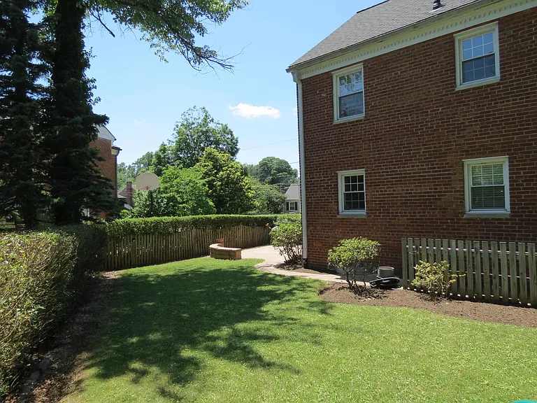 9603 Evergreen St — Photo 26
