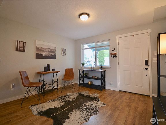 5th image of 8619 Glenlea Court SE