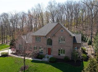124 Crystal Springs Dr, Cranberry Township, PA 16066
