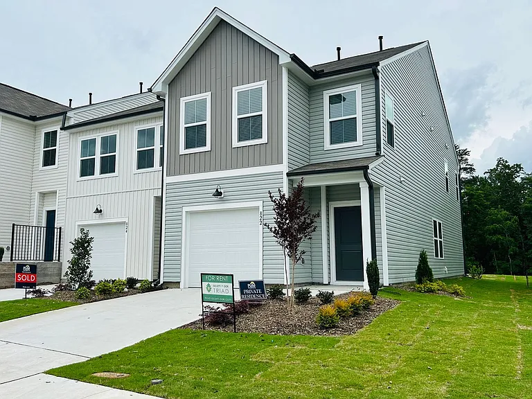 822 Falls Grove Trl — Photo 23