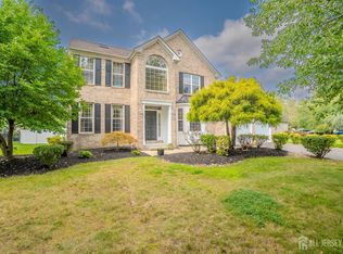 15 Inverness Ln, East Windsor, NJ 08520