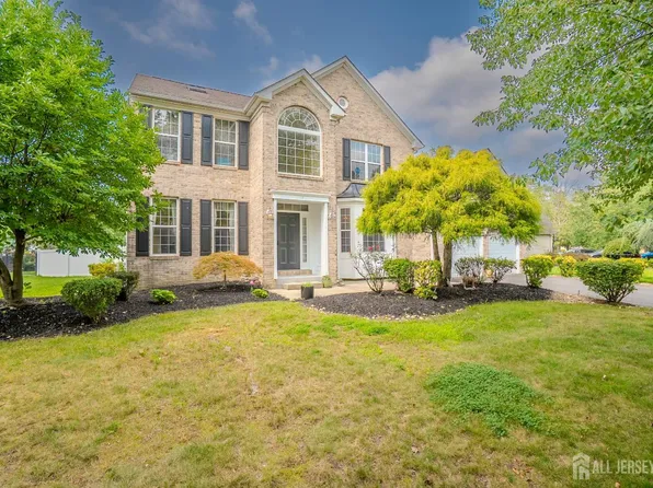 15 Inverness Ln, East Windsor, NJ 08520