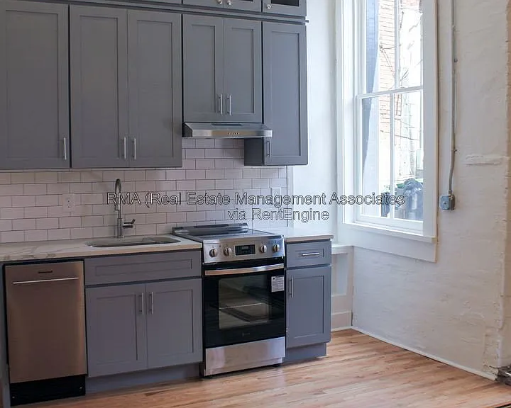 4 Zebulon St #1B — Photo 5