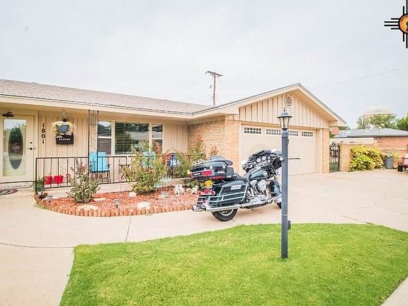 3rd image of 1801 N Cielo Dr