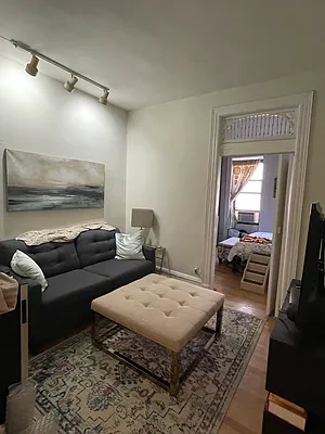 Rented by Eric Goodman Realty Corp | media 27