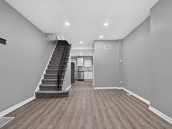 2nd image of 2546 W Gordon St