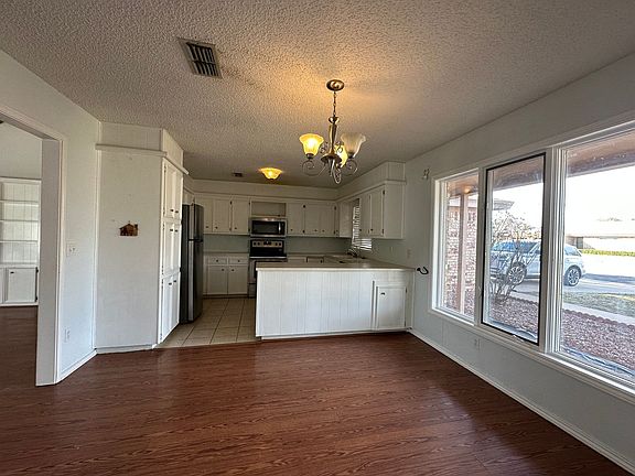 4th image of 5415 95th St