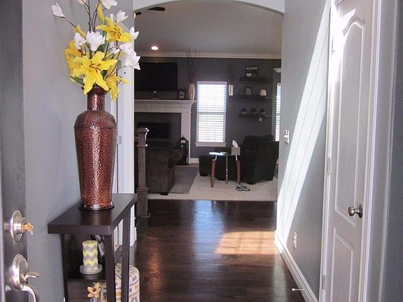 3rd image of 4109 Covenant Dr