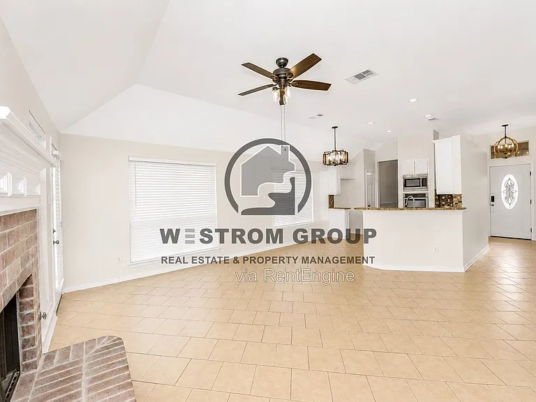 1257 Christopher Ln — Photo 8