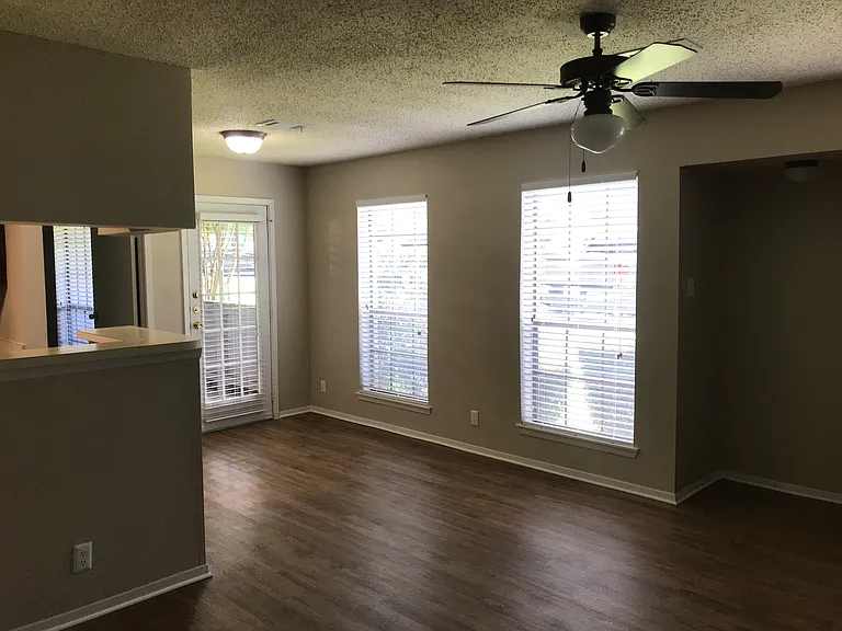 Chappell Hill Apartments — Photo 73