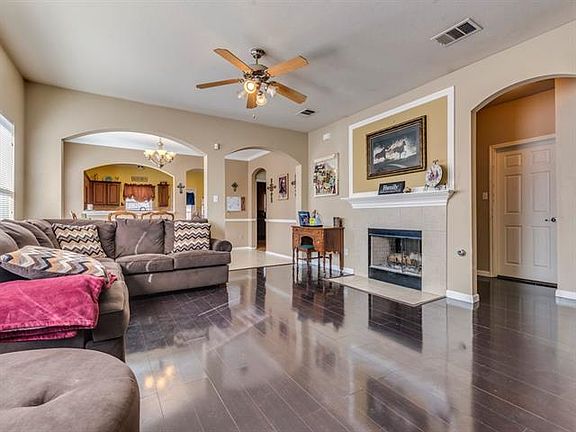3rd image of 157 Poplarwood Dr