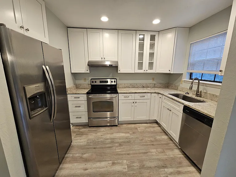 8224 Hunters Ridge Trl — Photo 16
