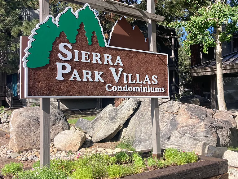 Sierra Park Villas sign