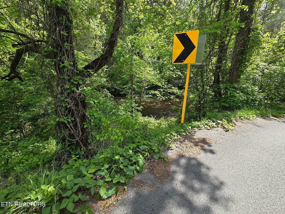2nd image of Old 15th Rd