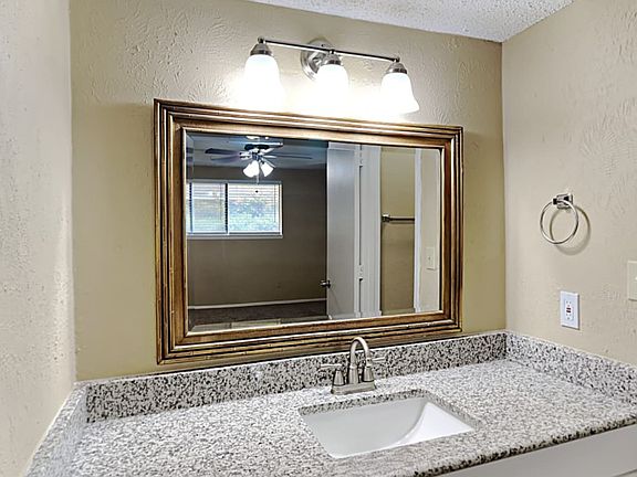 3rd image of 420 Newcastle Dr