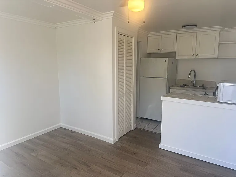 619 S. Coast Hwy — Photo 2