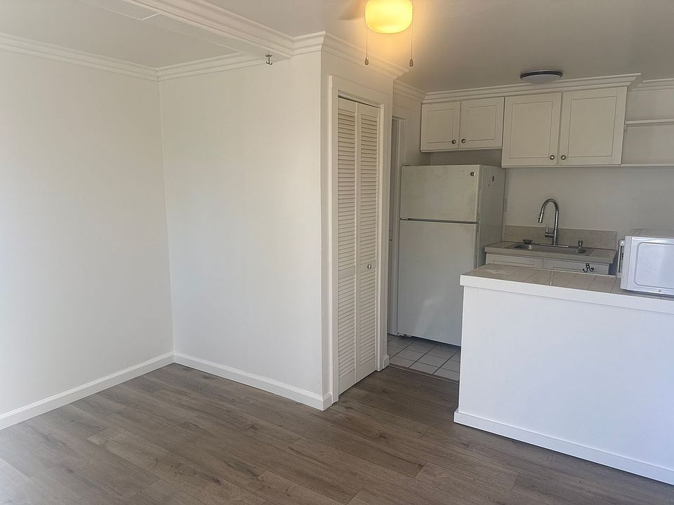 2nd image of 619 S Coast Hwy APT 4