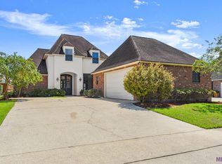 8853 Foxgate Dr, Baton Rouge, LA 70809