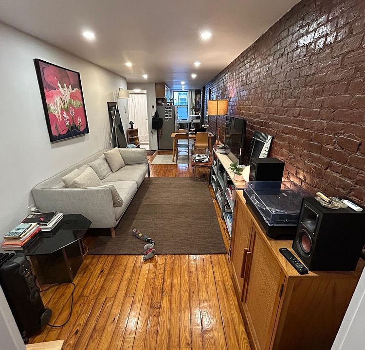 1st image of 15 Stanton St APT 3B