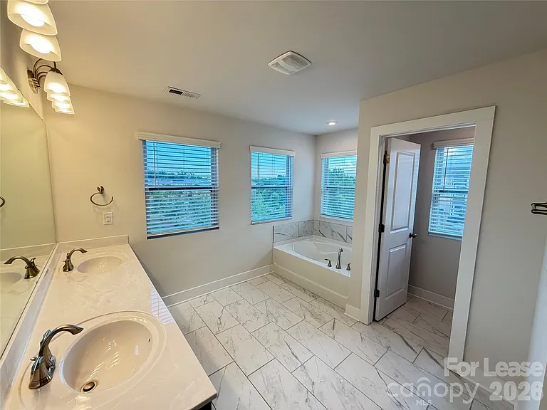 2511 Ensemble Ct — Photo 23