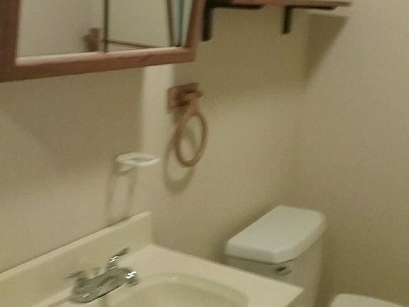 3rd image of 27 Magnolia Ave