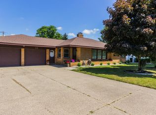 209 Calvin Ave, Holland, MI 49423