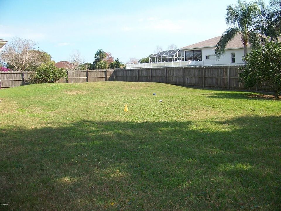 2nd image of 200 Northgrove Dr