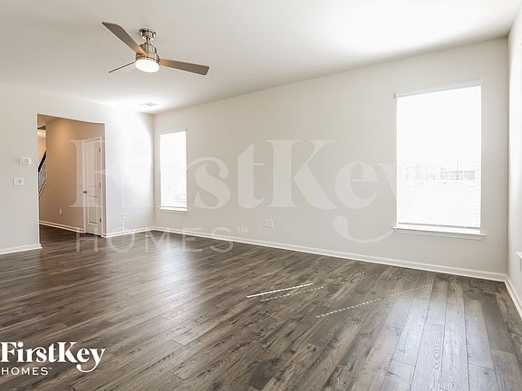 3rd image of 1207 Mission Hill Ln