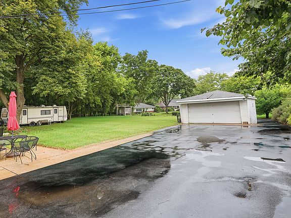 5th image of 608 E Camp McDonald Rd