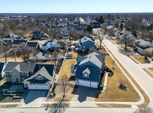 2101 Nicholas Ct, Bettendorf, IA
