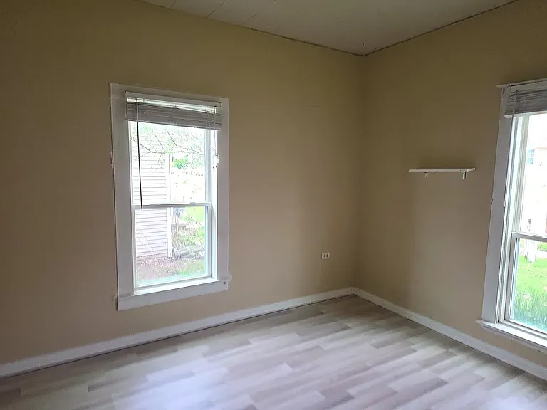612 N Adelaide St — Photo 4