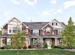 9212 Caddyshack Cir, Saint Louis, MO 63127
