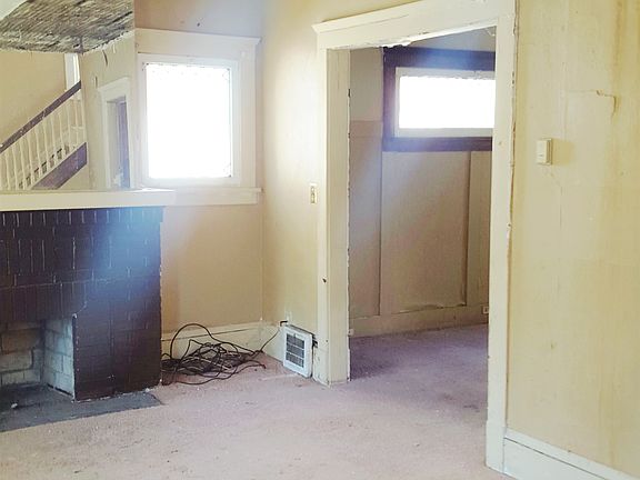 3rd image of 3219 E 118th St