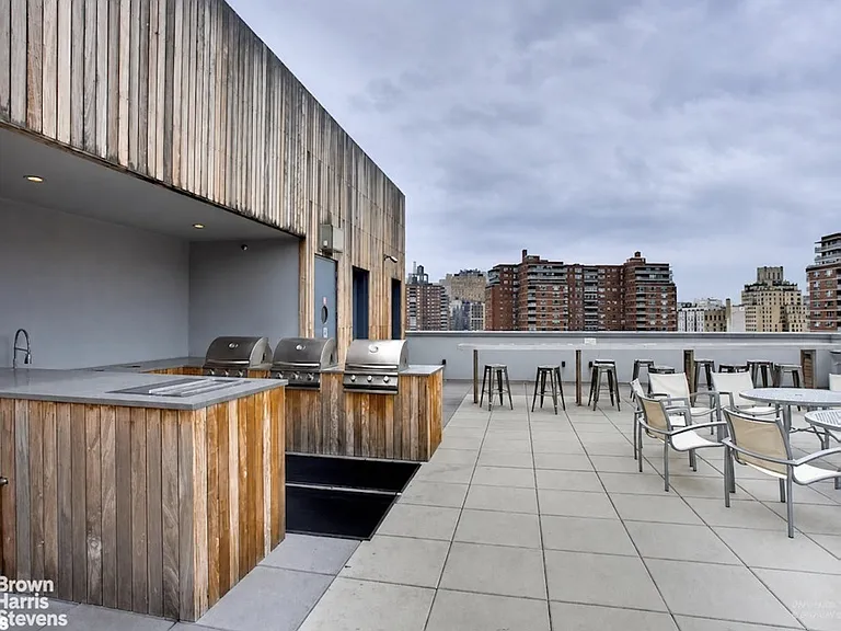 420 W 25th St #2D — Photo 11
