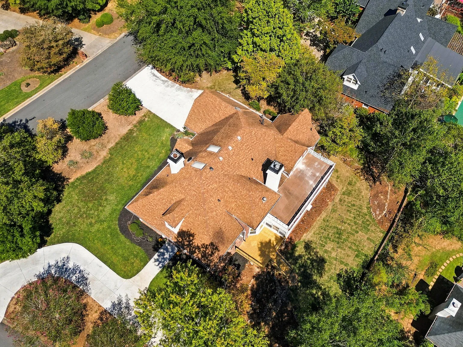 6 bed, 4586 sqft, $4,500 — Photo 1
