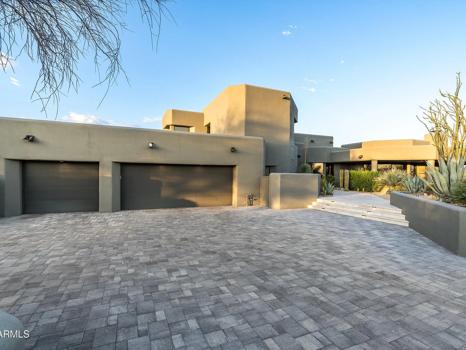 4 bed, 4.5 bath, 4400 sqft, $16,000 — Photo 3