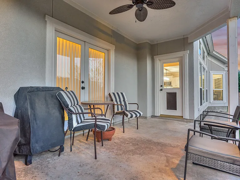 15 Newberry Ct — Photo 31