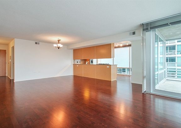 4th image of 9715 Woods Dr Unit 1511