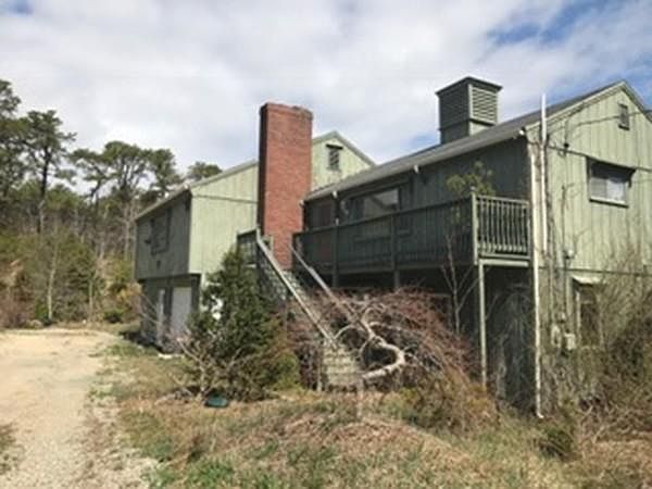 2nd image of 315 Center Hill Rd