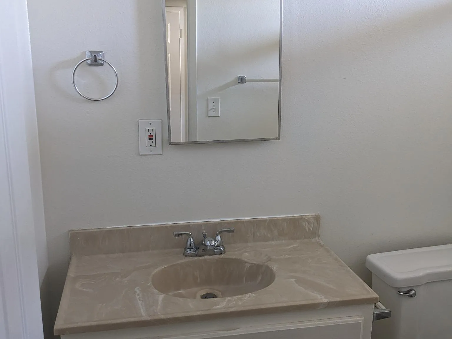 1 bed, 750 sqft, $2,025 — Photo 2