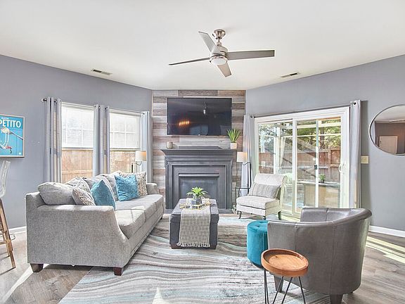 3rd image of 176 Breezemont Dr