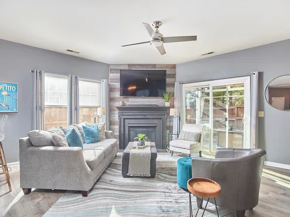 176 Breezemont Dr, Fuquay Varina, NC 27526