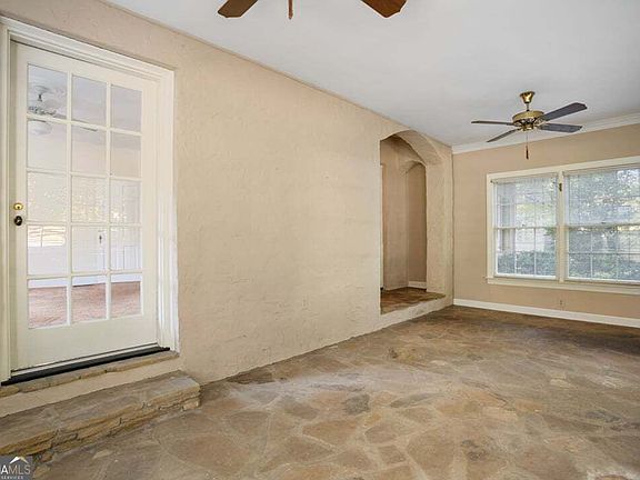 4th image of 444 Glendale Ave