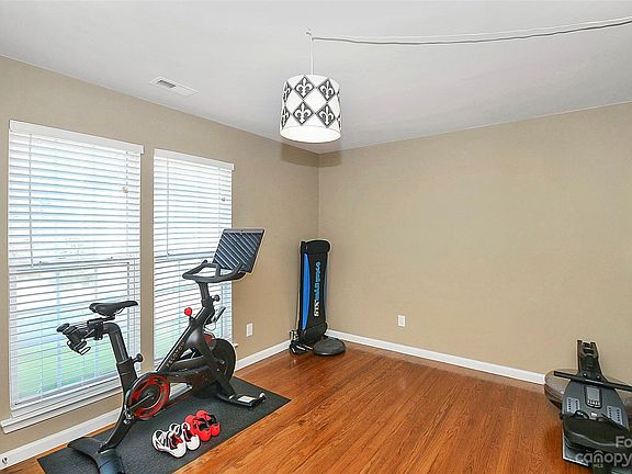 3rd image of 644 Sunset Point Dr #62